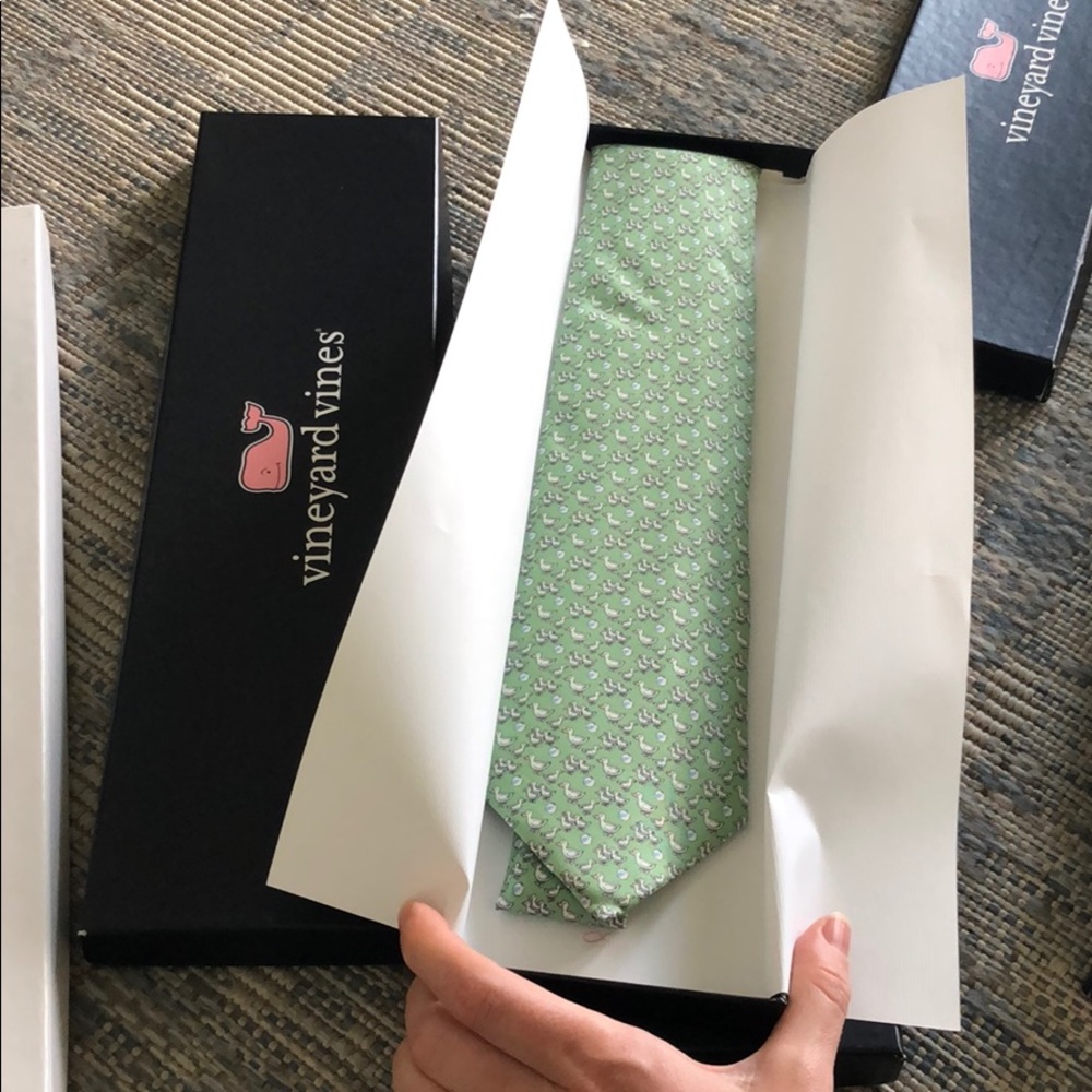 Vineyard vines tie